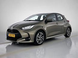 Groen metallic Gebruikt 2024 Toyota Yaris Hatchback | € 22.485 (Eerlijke prijs) - Afbeelding 1/3