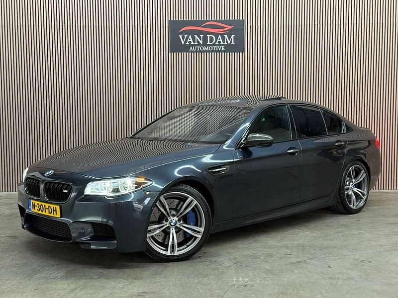 Grijs Gebruikt 2015 BMW M5 Competition Edition Sedan | € 34.900 - Afbeelding 1/4