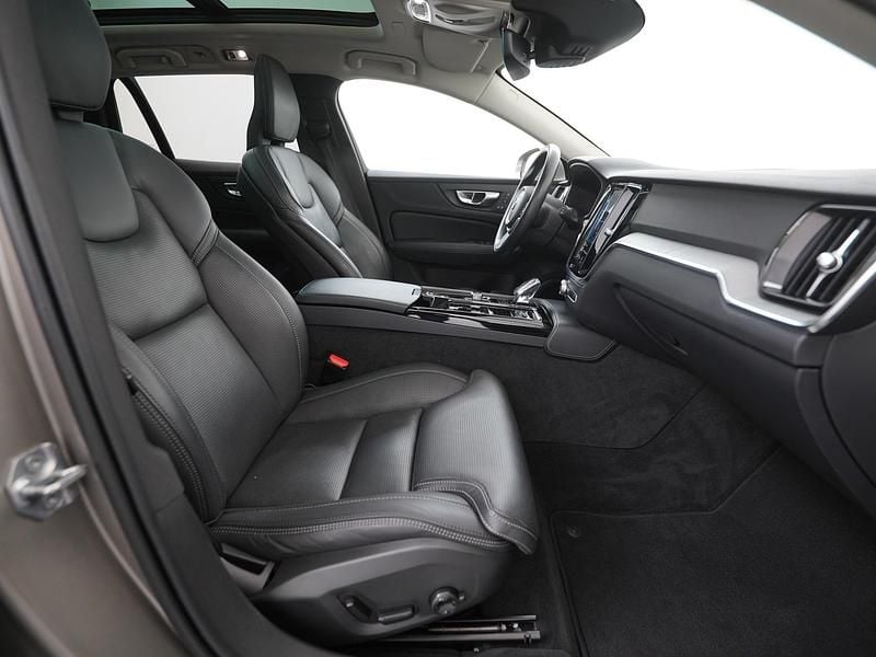 Occasion Volvo V60 R-Design 2022 Grijs Stationwagen