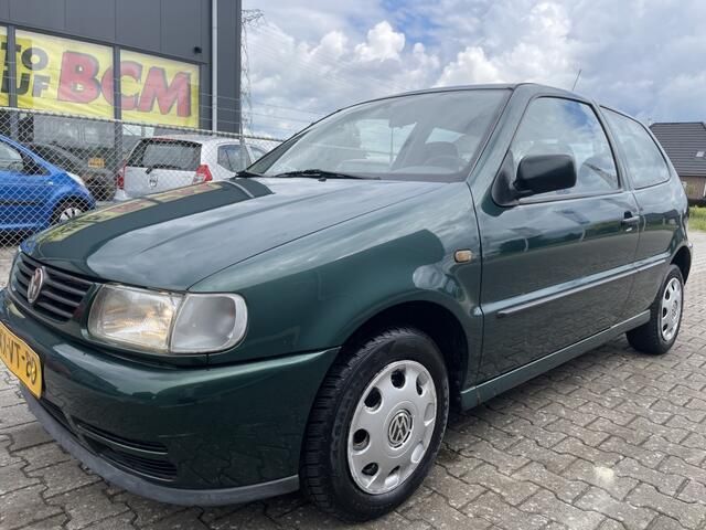 Groen Gebruikt 1999 VW Polo Hatchback | € 1.499 (Eerlijke prijs) - Afbeelding 1/4
