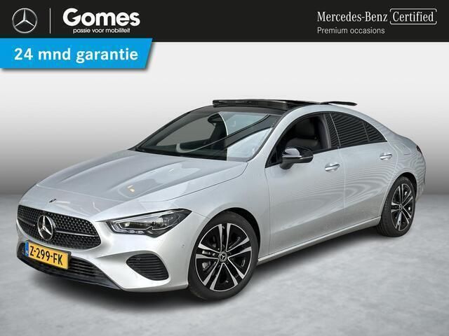 Zilver Gebruikt 2024 Mercedes CLA180 Luxury Sedan | € 39.950 (Eerlijke prijs) - Afbeelding 1/4