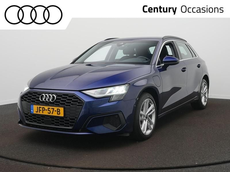 Blauw Gebruikt 2022 Audi A3 Sportback Hatchback | € 23.900 (Goede deal) - Afbeelding 1/4