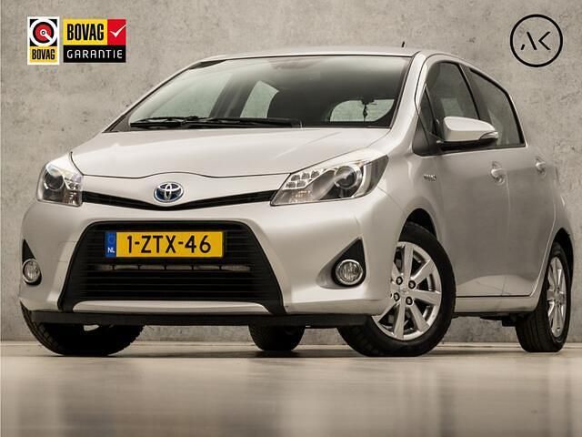 Grijs Gebruikt 2014 Toyota Yaris Sport Hatchback | € 8.945 (Goede deal) - Afbeelding 1/4