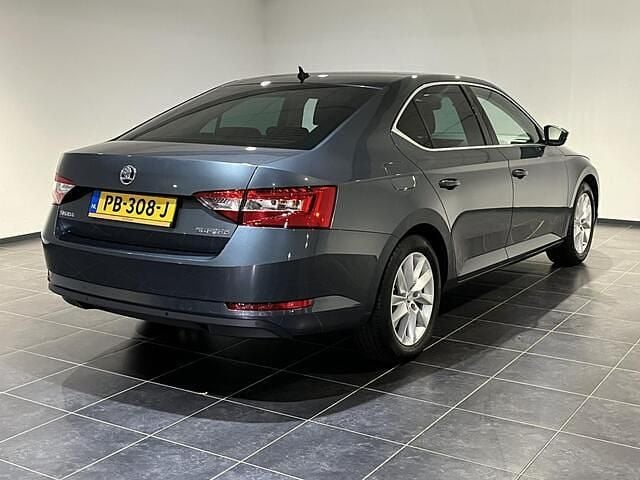 Occasion Skoda Superb Business Line 150 PK (110 kW) 2017 Grijs Hatchback
