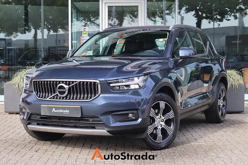 Blauw Gebruikt 2020 Volvo XC40 Inscription SUV | € 32.700 (Eerlijke prijs) - Afbeelding 1/4