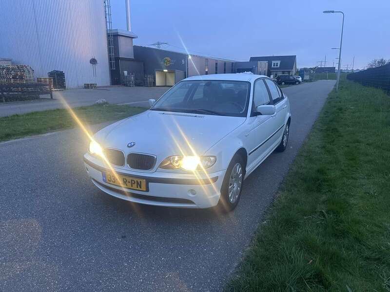 Wit Gebruikt 2003 BMW 316 Executive Sedan | € 4.000 (Eerlijke prijs) - Afbeelding 1/4
