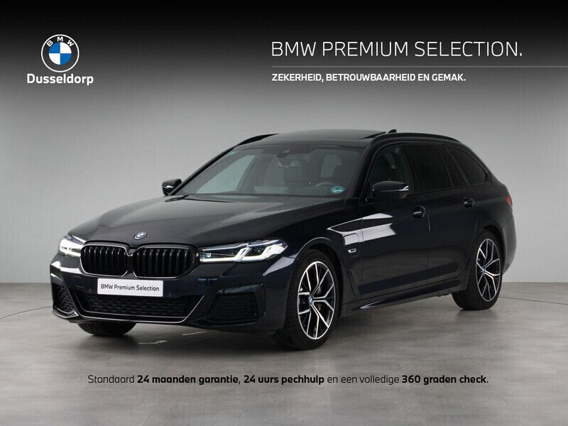 Zwart Gebruikt 2024 BMW 530e M Sport Stationwagen | € 55.950 (Iets duurder) - Afbeelding 1/4