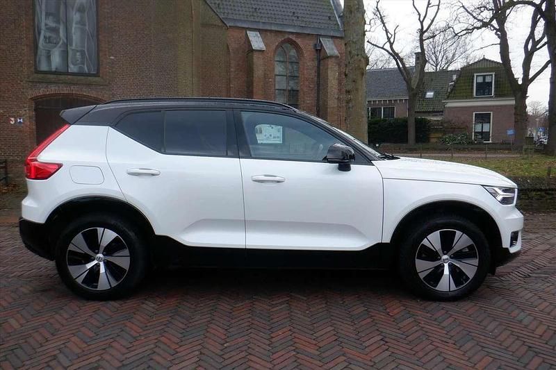 Wit Occasion 2021 Volvo XC40 R-Design SUV | € 27.450 (Eerlijke prijs) - Afbeelding 1/4