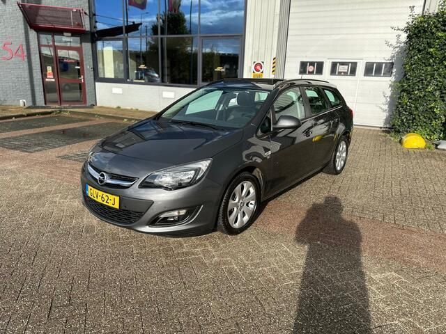 Grijs Gebruikt 2012 Opel Astra Sport Stationwagen | € 8.850 (Eerlijke prijs) - Afbeelding 1/4
