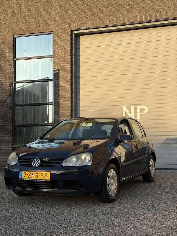 Gebruikt 2004 VW Golf IV Comfortline Sedan | € 1.800 (Eerlijke prijs) - Afbeelding 1/4