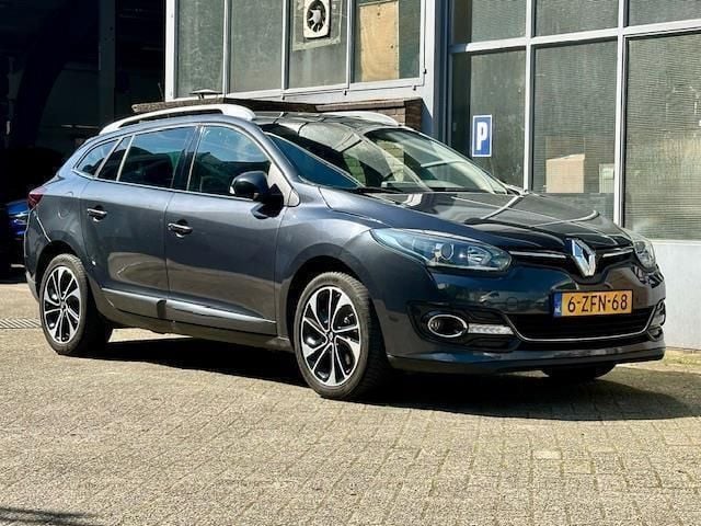 Grijs Gebruikt 2015 Renault Mégane GrandTour Bose Edition Stationwagen | € 5.995 (Eerlijke prijs) - Afbeelding 1/4