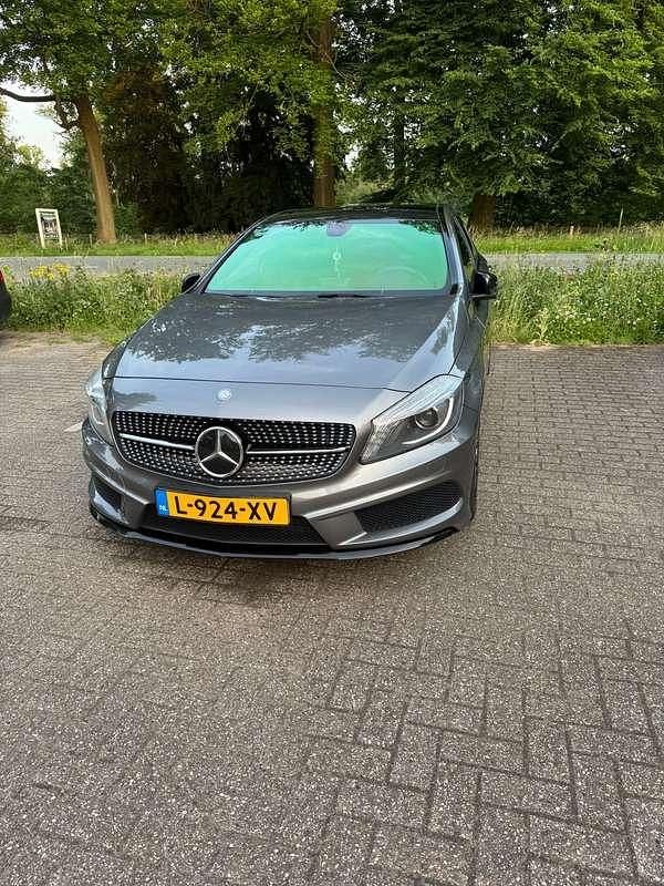 Grijs Gebruikt 2013 Mercedes A180 Prestige Stationwagen | € 12.500 (Eerlijke prijs) - Afbeelding 1/4