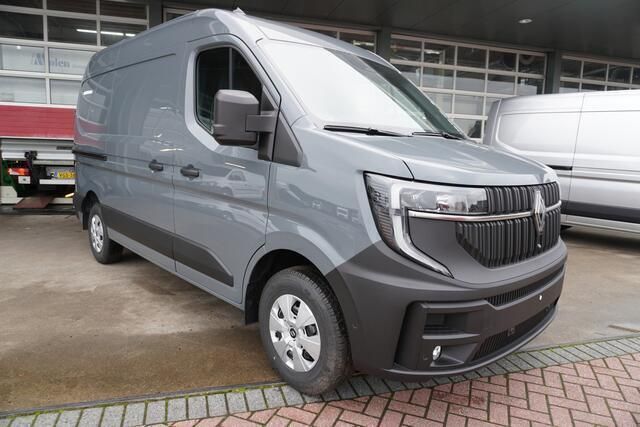 Grijs Gebruikt 2024 Renault Master Van | € 38.850 (Duur) - Afbeelding 1/4