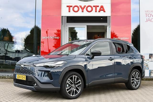 Grijs Nieuw 2025 Toyota Corolla Cross Executive SUV | € 48.999 - Afbeelding 1/4