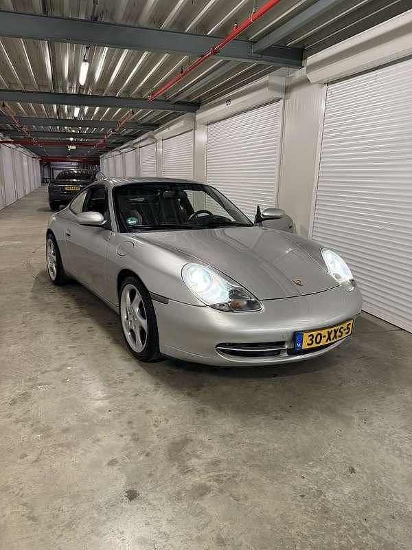 Grijs Gebruikt 2000 Porsche 911 Carrera Coupé | € 29.911 (Eerlijke prijs) - Afbeelding 1/3