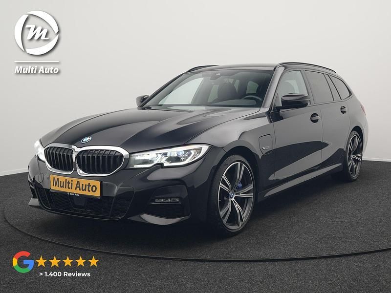 Zwart Gebruikt 2022 BMW 330e M Sport Stationwagen | € 31.940 (Goede deal) - Afbeelding 1/4