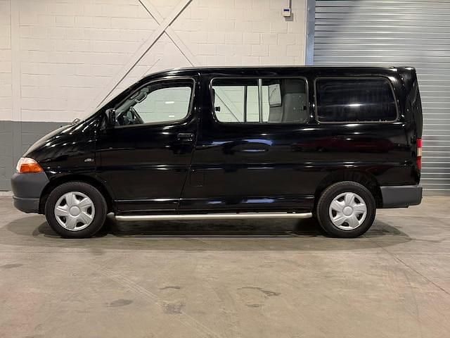 Occasion Toyota HiAce 88 PK (64 kW) 2003 Zwart (metallic) Sedan