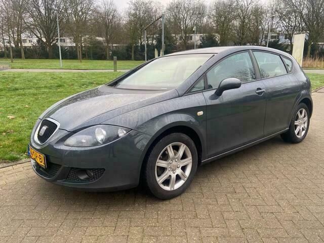 Occasion Seat Leon Stylance 105 PK (77 kW) 2006 Grijs Hatchback