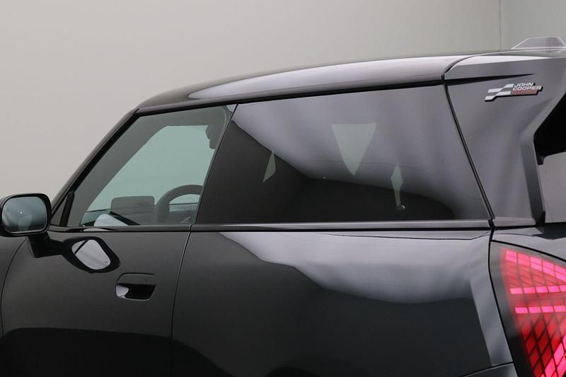 Nieuw Mini Cooper Comfort 189 kW (258 PK) 2025 Grijs Hatchback