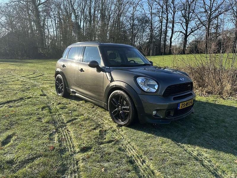 Grijs Occasion 2011 Mini John Cooper Works Hatchback | € 10.950 (Eerlijke prijs) - Afbeelding 1/4