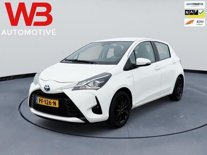 Wit Occasion 2017 Toyota Yaris Hatchback | € 9.499 (Goede deal) - Afbeelding 1/4