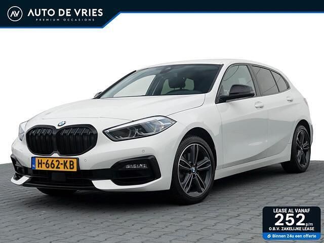 Wit Gebruikt 2020 BMW 118 Executive Hatchback | € 18.850 (Goede deal) - Afbeelding 1/4