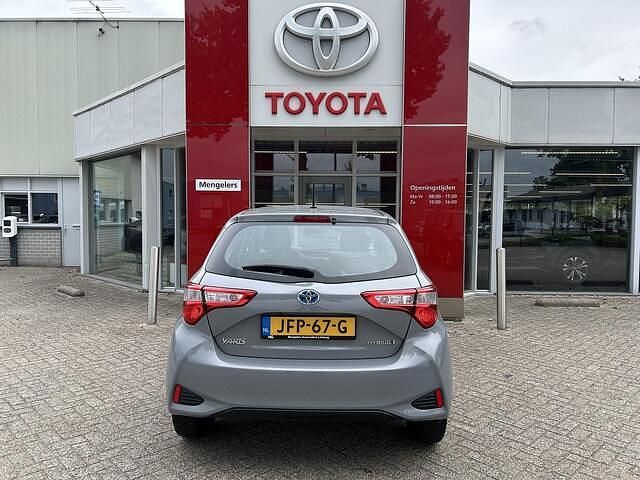 Occasion Toyota Yaris Design 101 PK (74 kW) 2018 Grijs Hatchback
