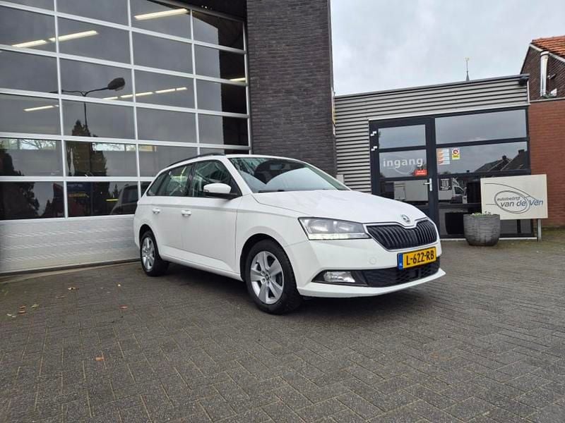 Wit Gebruikt 2021 Skoda Fabia Ambition Hatchback | € 11.750 (Eerlijke prijs) - Afbeelding 1/4