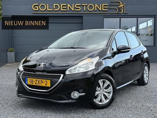 Zwart Gebruikt 2013 Peugeot 208 Envy Hatchback | € 3.743 (Goede deal) - Afbeelding 1/4