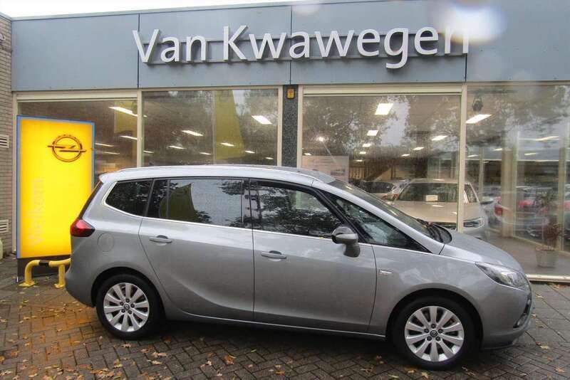 Grijs, metallic lak Gebruikt 2013 Opel Zafira Tourer Cosmo MPV | € 7.900 (Goede deal) - Afbeelding 1/4