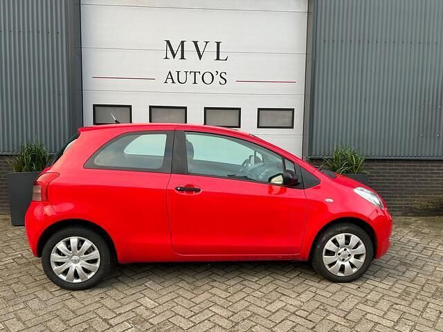 Occasion Toyota Yaris 69 PK (50 kW) 2008 Rood Hatchback