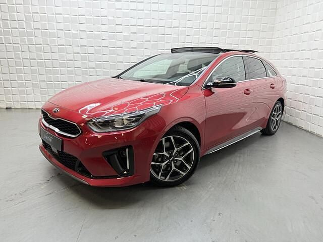 Rood Occasion 2019 Kia ProCeed GT-Line Hatchback | € 16.999 (Goede deal) - Afbeelding 1/4