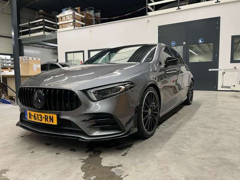 Grijs Gebruikt 2021 Mercedes A200 Stationwagen | € 35.750 (Duur) - Afbeelding 1/4