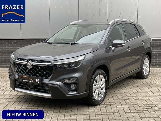 Grijs Gebruikt 2023 Suzuki SX4 S-Cross Comfort SUV | € 24.885 (Goede deal) - Afbeelding 1/4