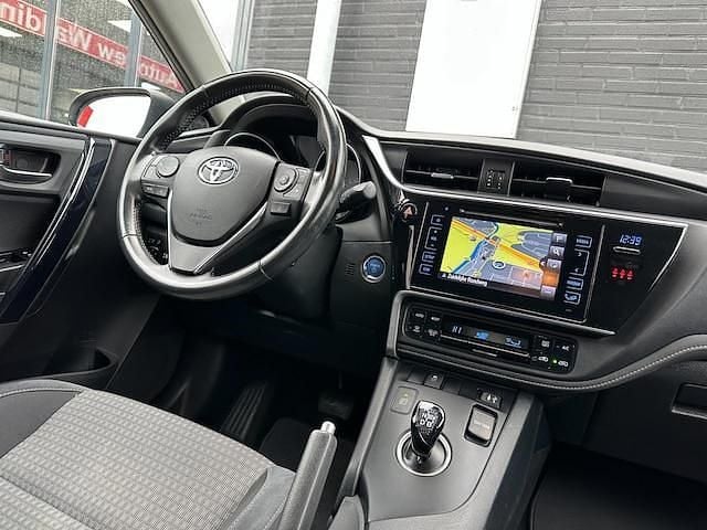 Occasion Toyota Auris Hybrid Plus 99 PK (72 kW) 2018 Grijs Hatchback