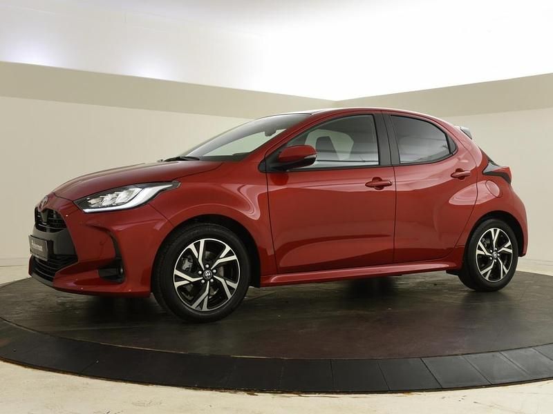 Occasion Toyota Yaris Hybrid Style 116 PK (85 kW) 2025 Rood Hatchback