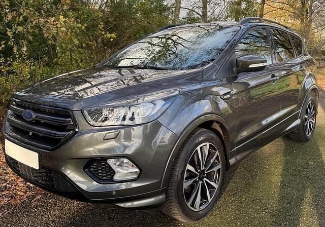 Grijs (metallic) Gebruikt 2019 Ford Kuga ST-Line SUV | € 16.995 (Goede deal) - Afbeelding 1/4