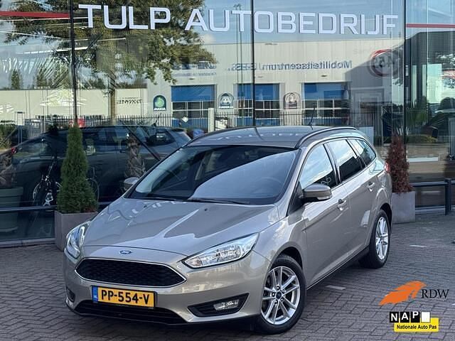 Grijs Gebruikt 2017 Ford Focus Stationwagen | € 7.749 (Goede deal) - Afbeelding 1/4
