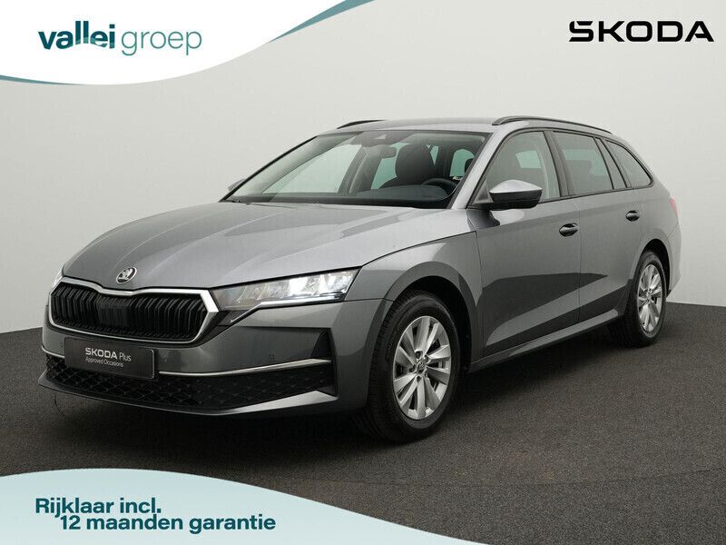 Grijs Gebruikt 2024 Skoda Octavia Selection Stationwagen | € 32.900 - Afbeelding 1/4