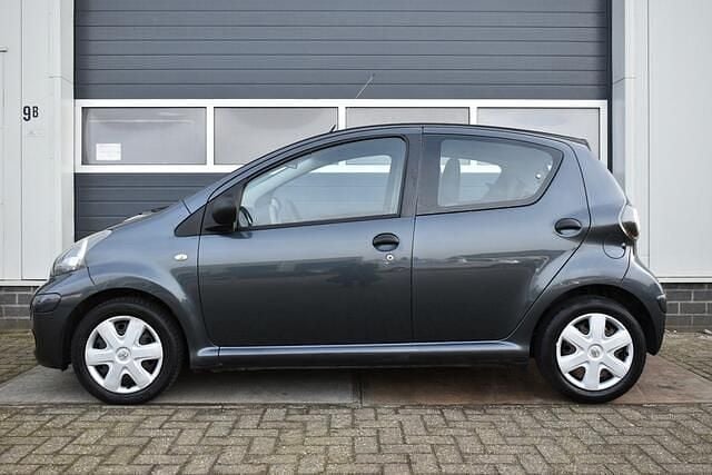 Occasion Toyota Aygo 68 PK (50 kW) 2009 Grijs Hatchback