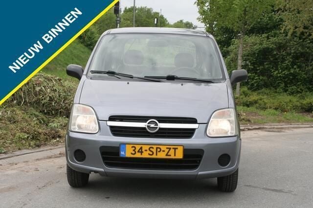 Grijs Gebruikt 2006 Opel Agila Essentia Hatchback | € 1.899 - Afbeelding 1/4