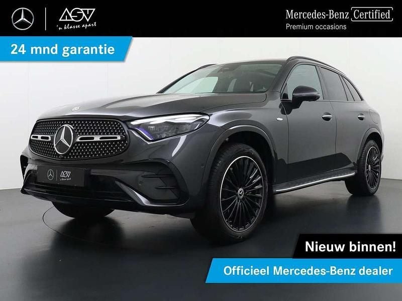 Grijs Gebruikt 2025 Mercedes GLC300e AMG line SUV | € 79.895 - Afbeelding 1/4