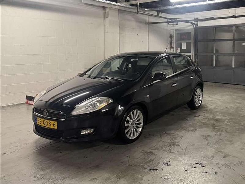 Zwart Gebruikt 2008 Fiat Bravo Emotion Hatchback | € 2.500 (Eerlijke prijs) - Afbeelding 1/4