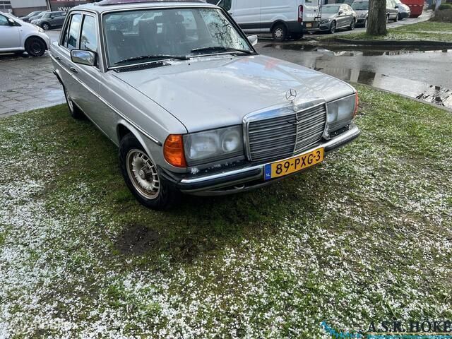 Occasion Mercedes E230 136 PK (100 kW) 1983 Grijs Sedan