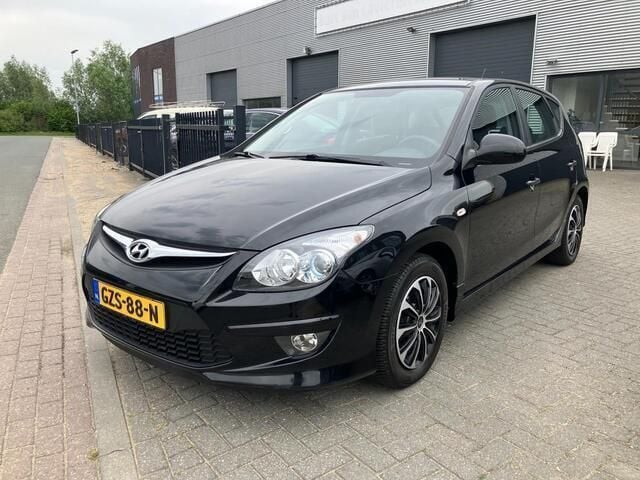Zwart Gebruikt 2011 Hyundai i30 Hatchback | € 7.499 (Duur) - Afbeelding 1/4