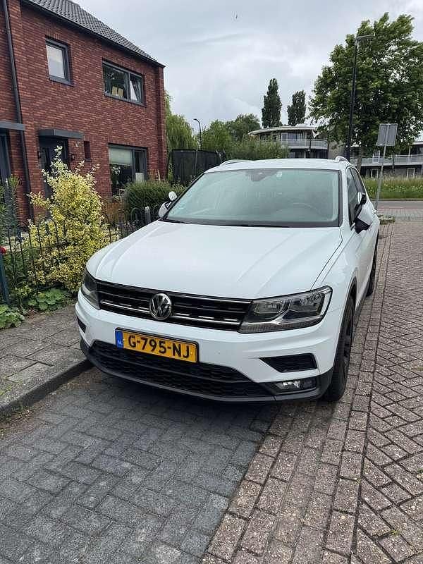 Wit Gebruikt 2019 VW Tiguan SUV | € 16.500 (Super prijs) - Afbeelding 1/4