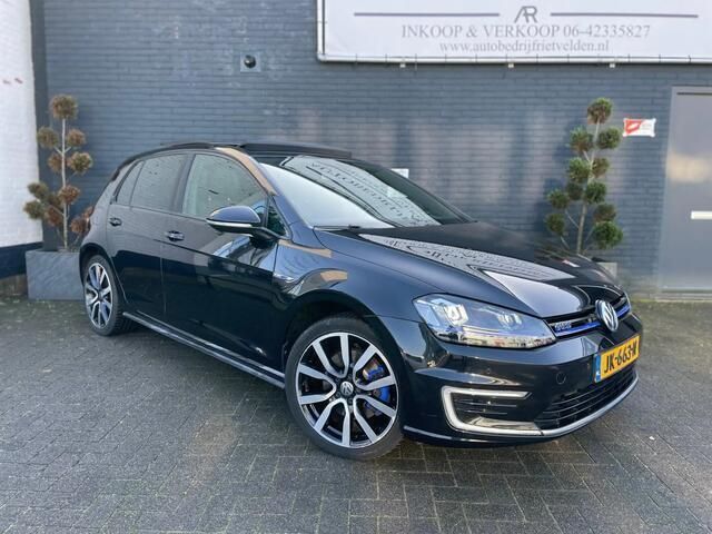 Zwart Gebruikt 2015 VW Golf VII GTE Hatchback | € 19.950 (Duur) - Afbeelding 1/4