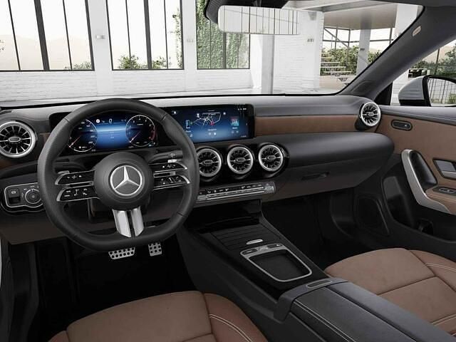 Nieuw Mercedes CLA180 AMG line 136 PK (100 kW) 2026 Zilver Sedan