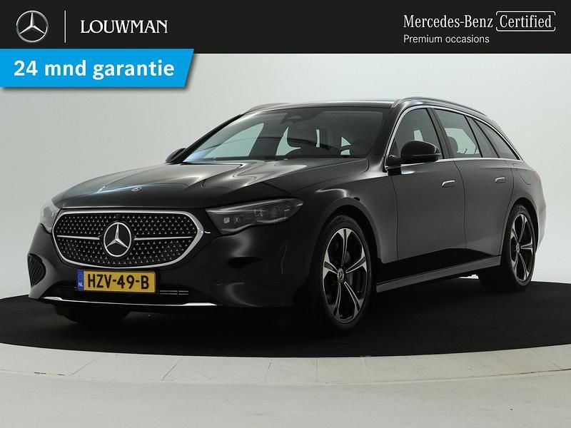 Zwart Gebruikt 2024 Mercedes E300 Luxury Stationwagen | € 54.750 (Eerlijke prijs) - Afbeelding 1/3