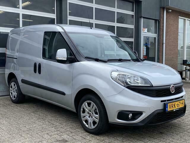 Grijs Gebruikt 2016 Fiat Doblò MPV | € 11.950 (Duur) - Afbeelding 1/4